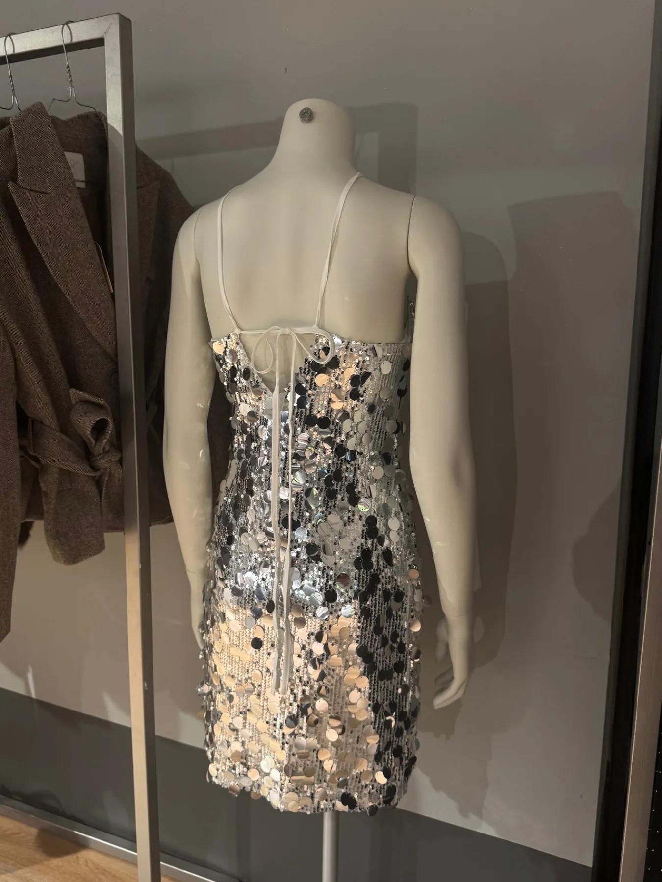 Astrid Frank Korte Kjoler|Adriana pallietkjole