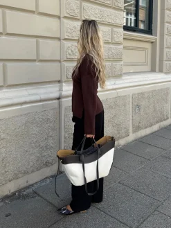 Astrid Frank Tasker|Anna taske