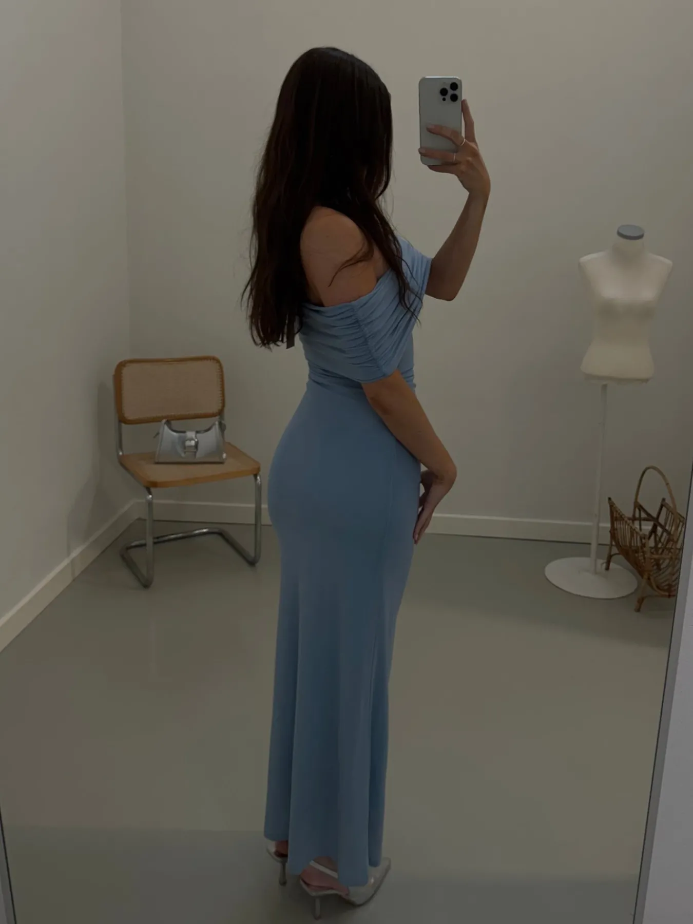 Astrid Frank Lange Kjoler|Aria off-shoulder kjole