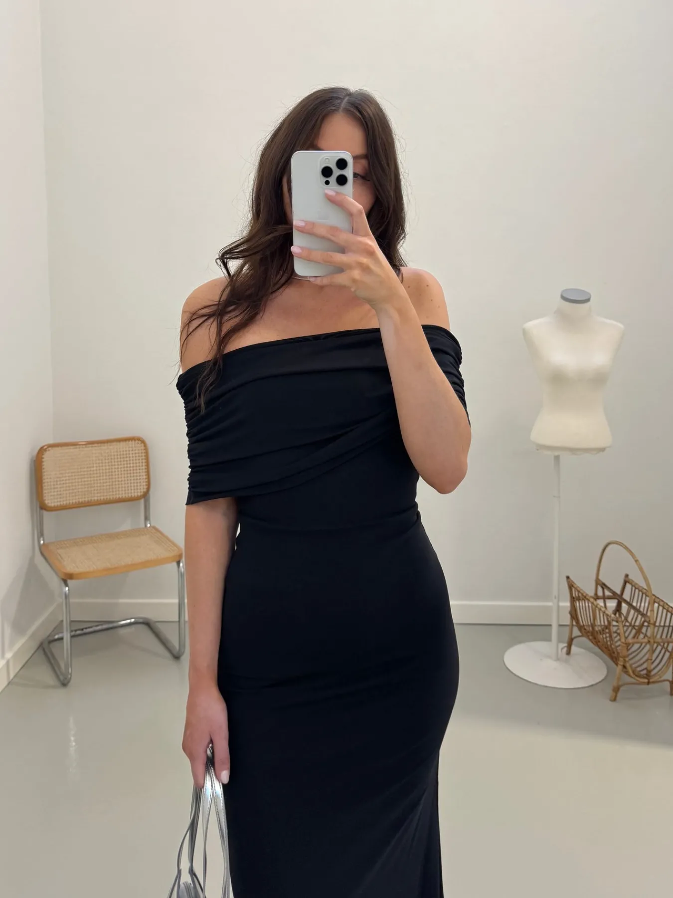 Astrid Frank Lange Kjoler|Aria off-shoulder kjole