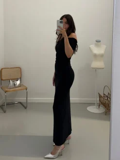 Astrid Frank Lange Kjoler|Aria off-shoulder kjole