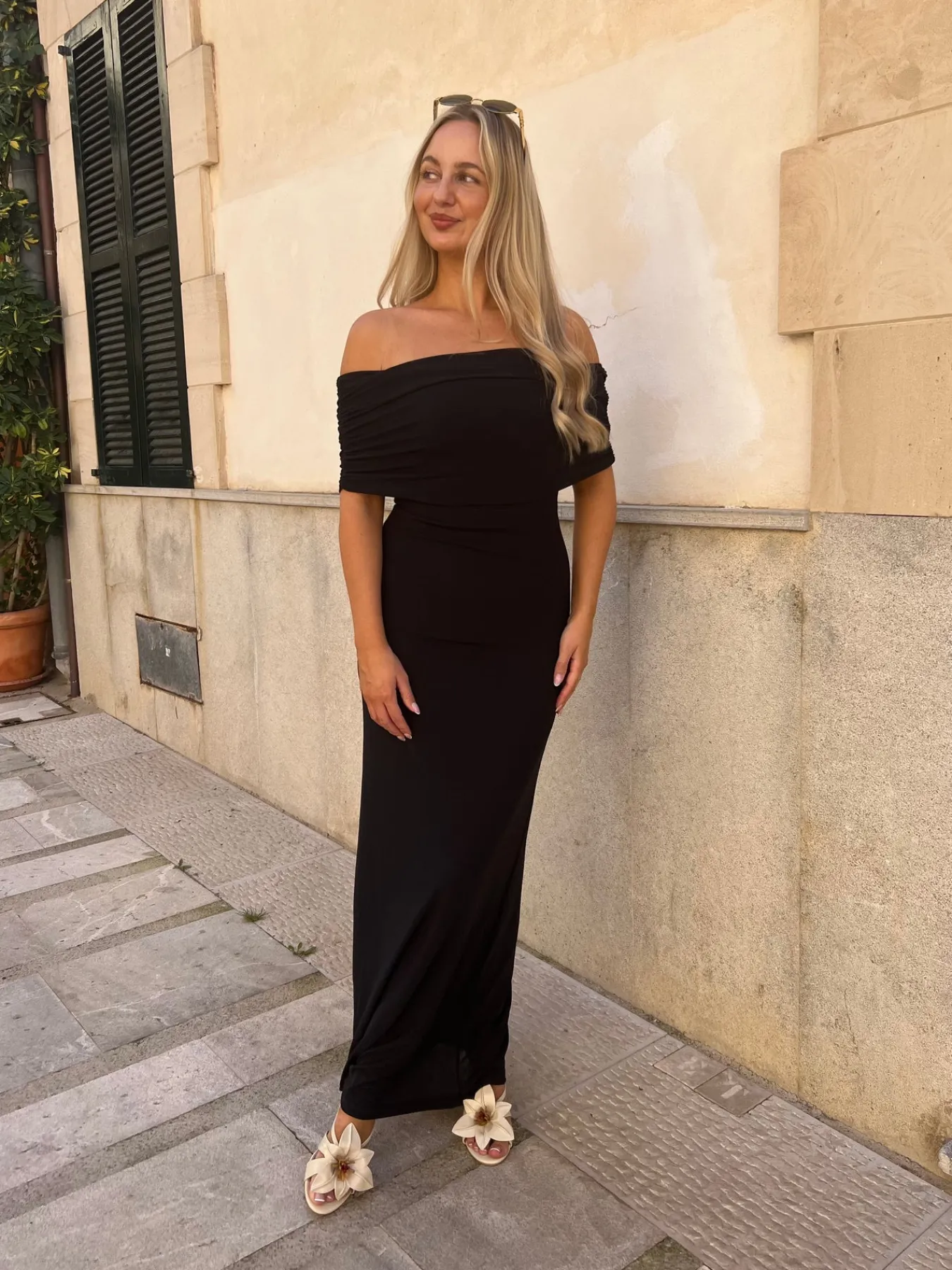 Astrid Frank Lange Kjoler|Aria off-shoulder kjole