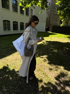 Astrid Frank Tasker|totebag