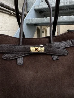 Astrid Frank Tasker|Claire taske