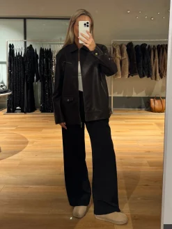 Astrid Frank Jakker|Emmy jakke