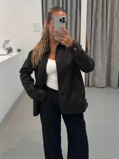 Astrid Frank Jakker|Emmy jakke