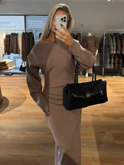 Astrid Frank Lange Kjoler|Jenny strikkjole