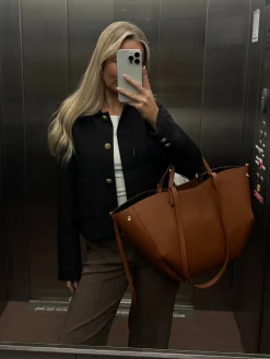 Astrid Frank Tasker|Luciana taske