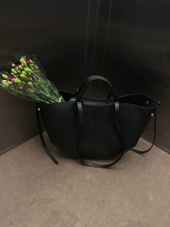 Astrid Frank Tasker|Luciana taske