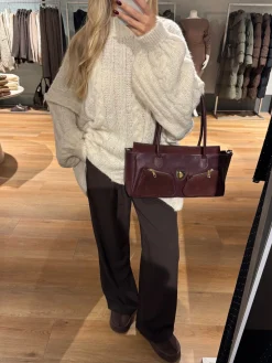 Astrid Frank Tasker|Natalia taske