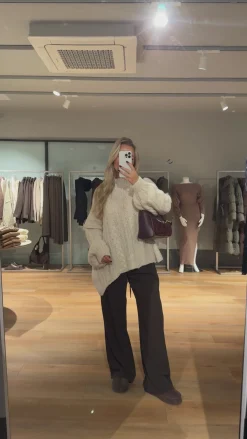 Astrid Frank Tasker|Natalia taske