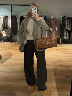 Astrid Frank Tasker|Natalia taske