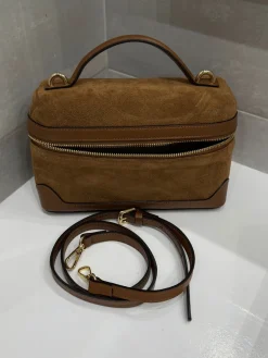 Astrid Frank Tasker|Yasmin taske